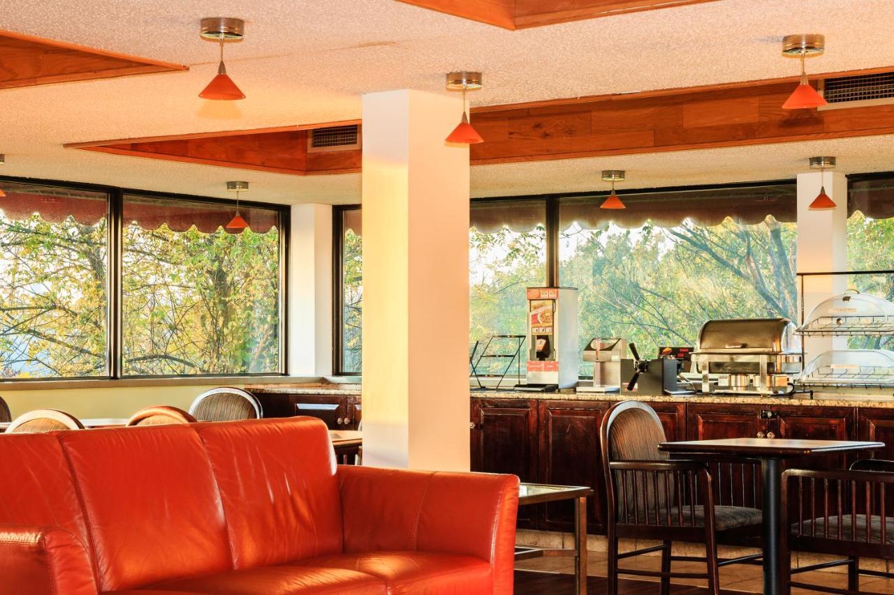 The View Inn & Suites Bethlehem / Allentown / Lehigh Airport Esterno foto